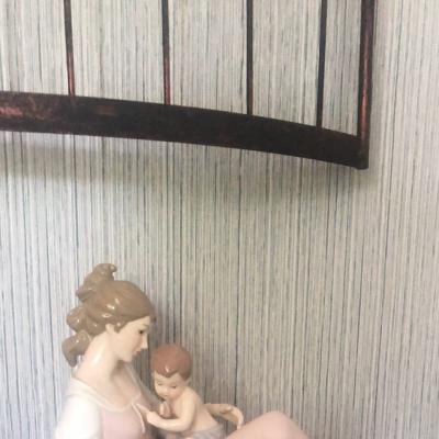 TƯỢNG TÂY BAN NHA MẸ VÀ BÉ